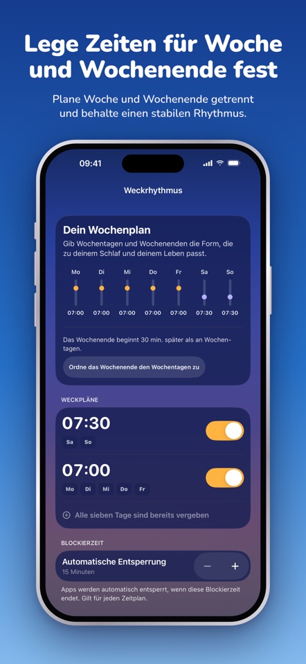 RYZR-Wochenplan mit 07:00 an Werktagen, 07:30 am Wochenende und Einstellungen zur automatischen Freigabe.