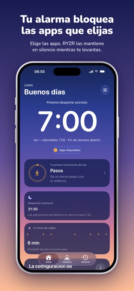 Pantalla de mañana de RYZR con alarma a las 07:00, una primera acción de caminar y la rutina nocturna.